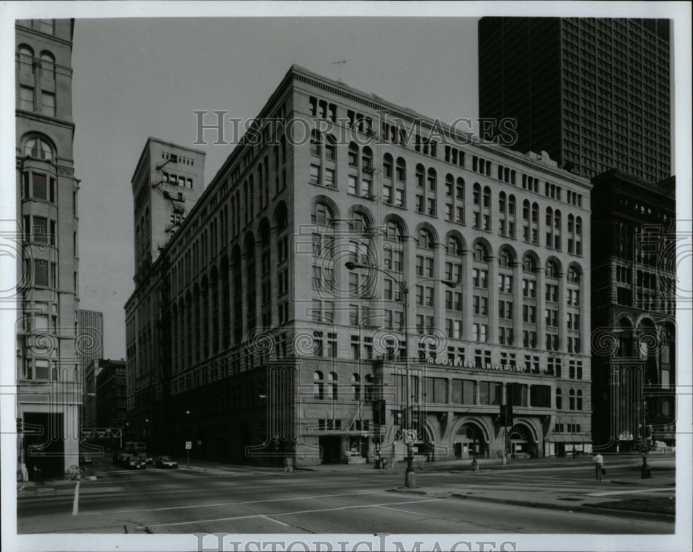 1990 Press Photo Auditorium Building Roosevelt Chicago - RRW04767 - Historic Images