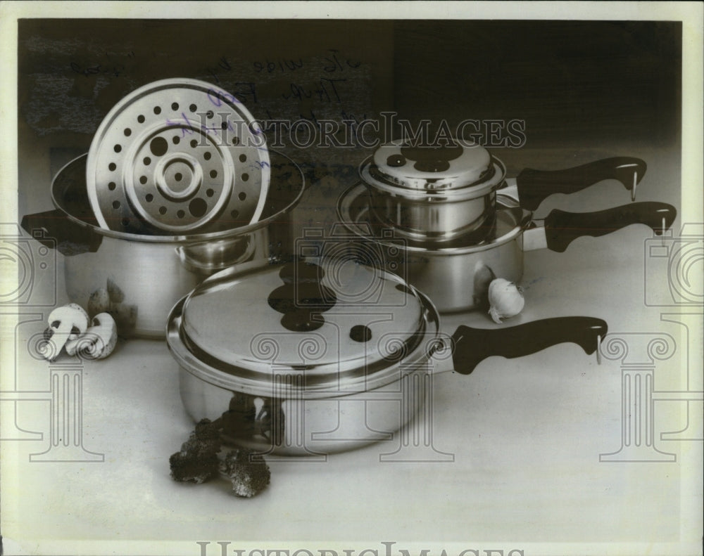 1982 Press Photo Vaporsealers Cookware Moisture Cooking - RRW04773 - Historic Images