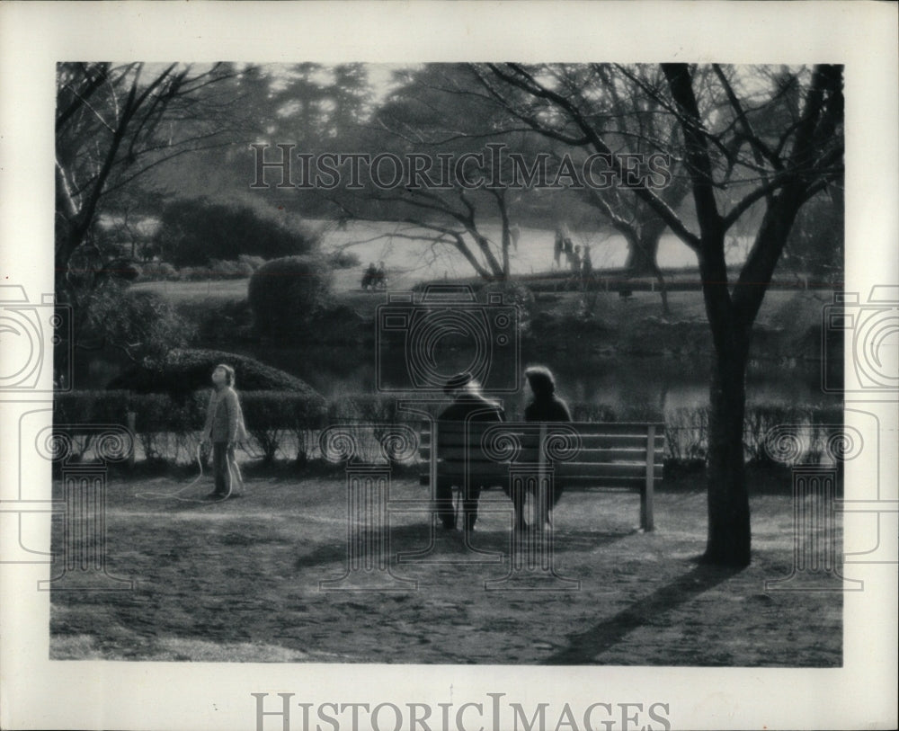 1981 Press Photo Eiichi Sakural Gilbert Gallery Show - RRW04861 - Historic Images