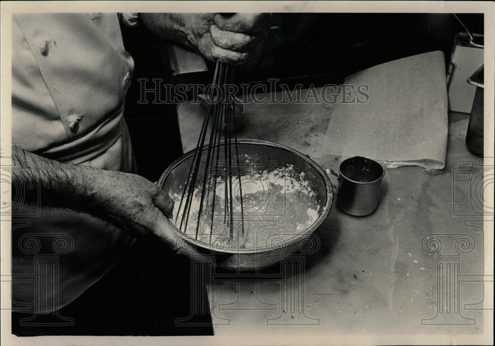 1981 Press Photo Cherry Juice Mixture Boiling - RRW04973 - Historic Images