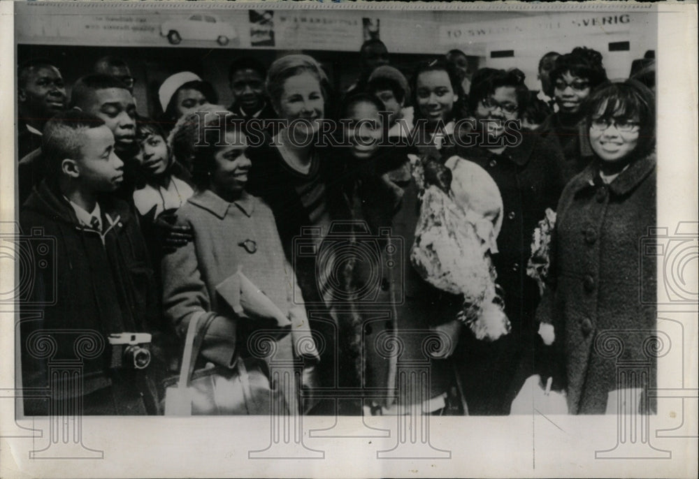 1948 Press Photo Chicago Slum Youngsters Swedish Ingrid - RRW05029 - Historic Images