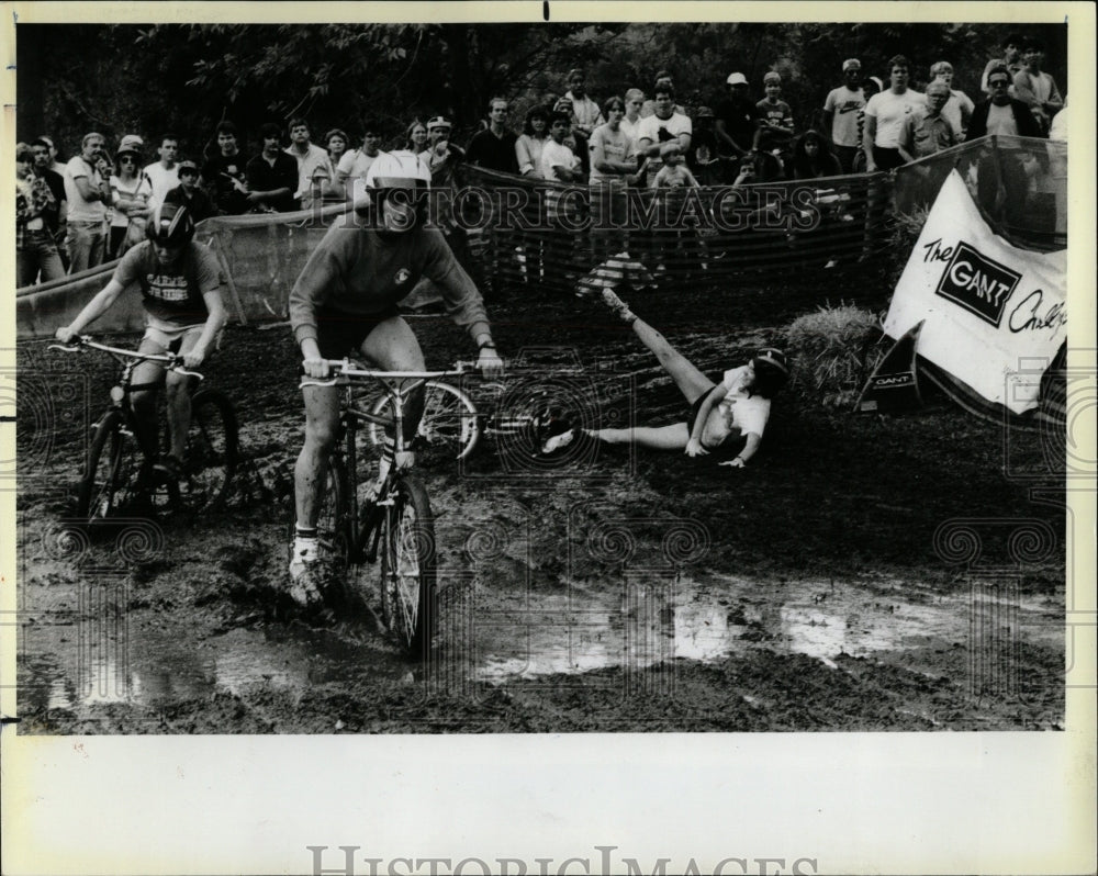 1984 Press Photo Race frustration dirty clean winner - Historic Images