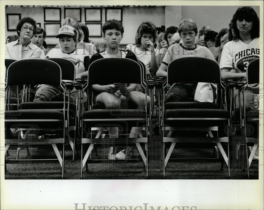 1985 Press Photo Bicycle court court judge front row - RRW05199 - Historic Images