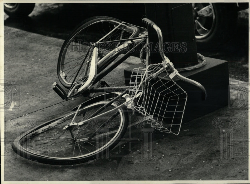 1979 Press Photo Run Over Bicycle Chicago Loop - RRW05245 - Historic Images