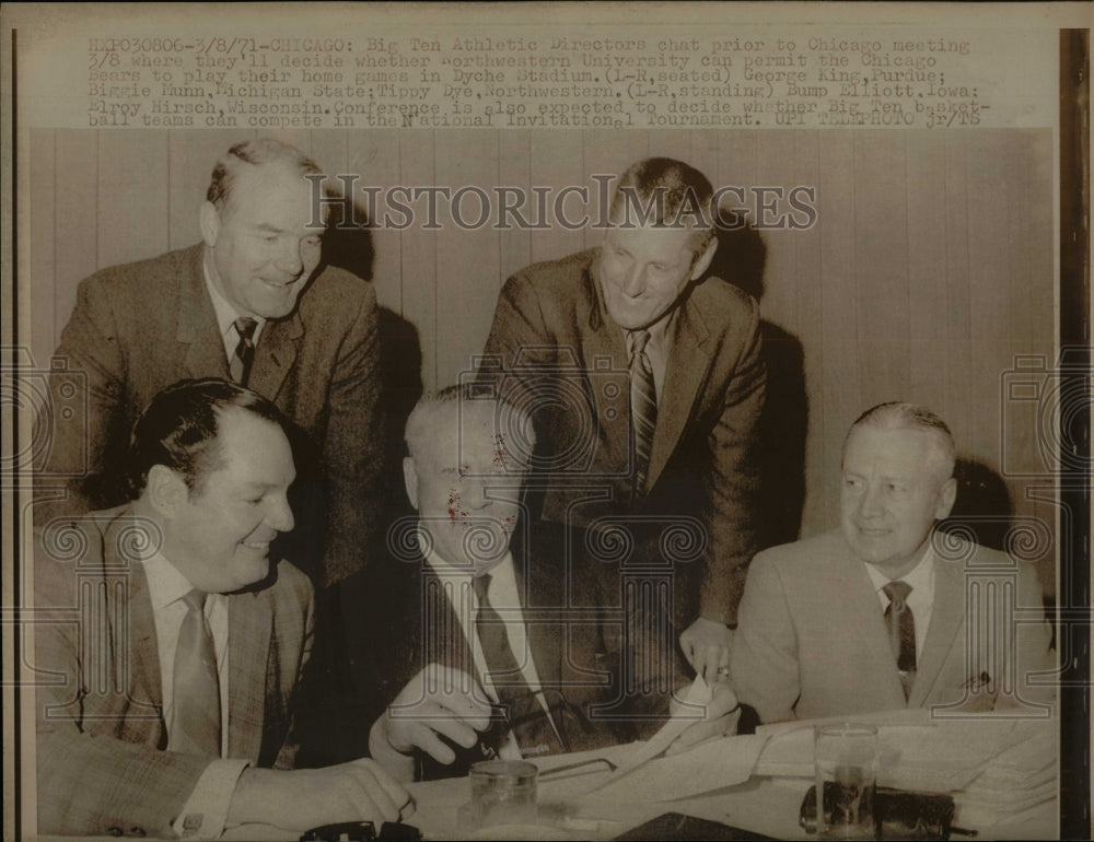 1971 Press Photo Chicago North West University Big Teen - RRW05297 - Historic Images