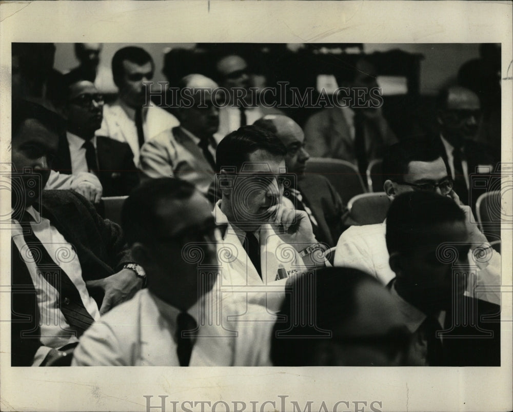 1967 Press Photo Frank Wagner Lectures conference Daily - RRW05361 - Historic Images