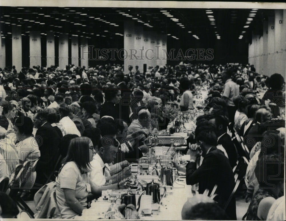 1971 Press Photo Milk Producers Dinner McCormick - RRW05403 - Historic Images