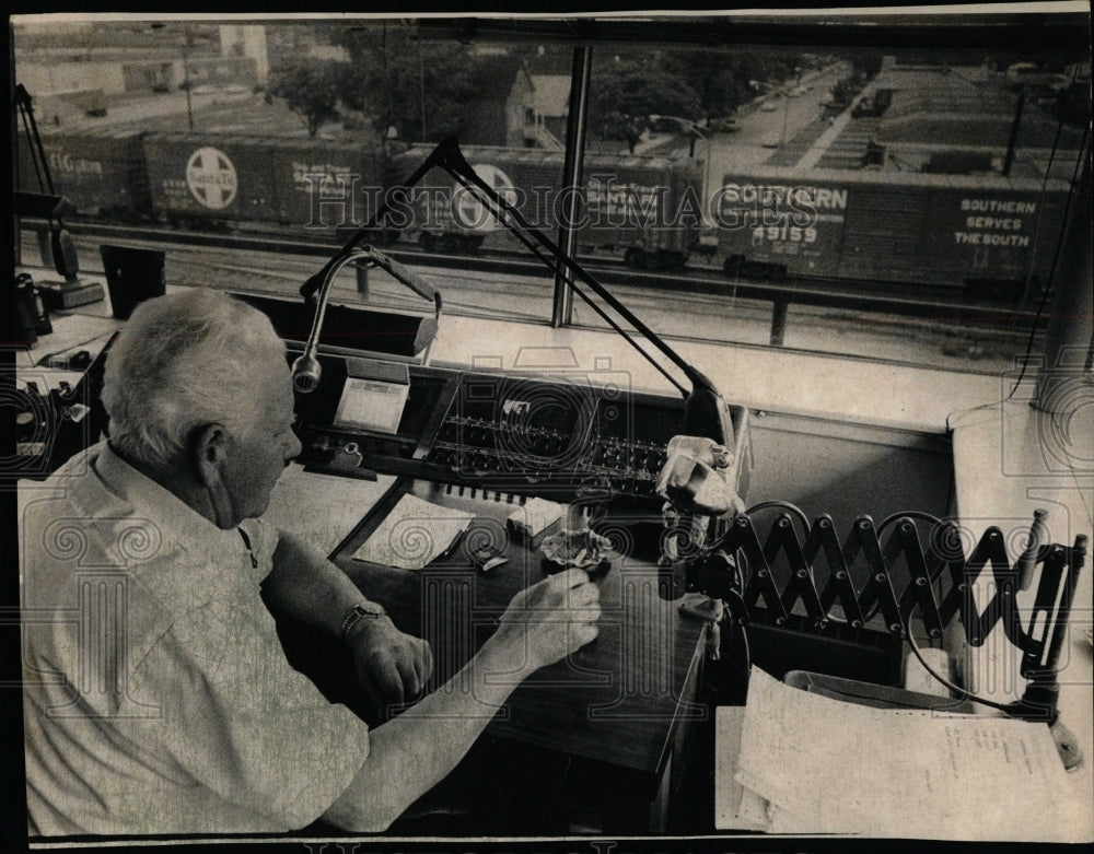 1971 Press Photo Bob Wood Train Master California Way - RRW05441 - Historic Images