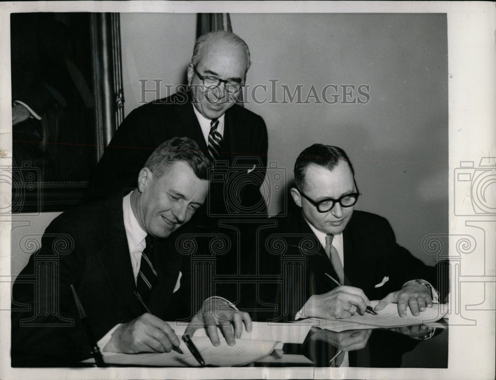 1956 Press Photo Bonn Sign Peace Atoms Germany - RRW05525 - Historic Images