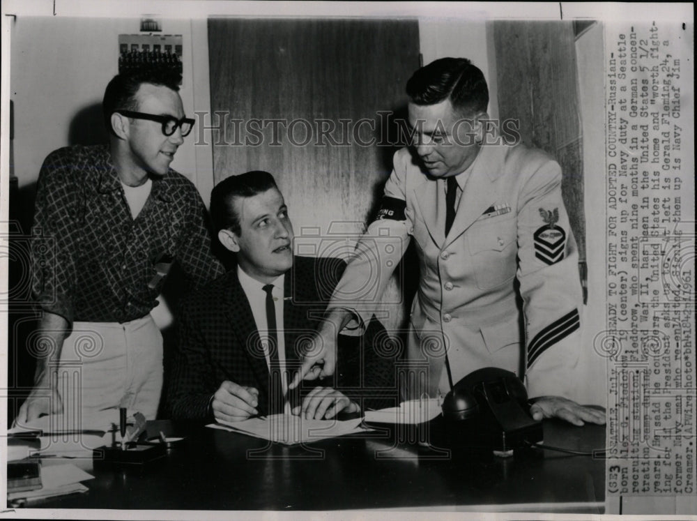 1961 Press Photo Jim Creamer Navy Chief Gerald Fleming - RRW06133 - Historic Images