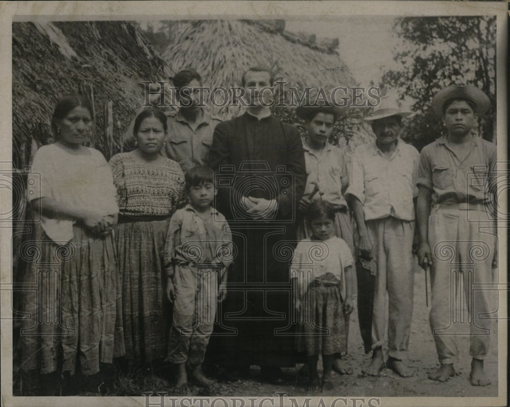 1967 Press Photo Rev. Ferroro Guatemala village elders - RRW06147 - Historic Images