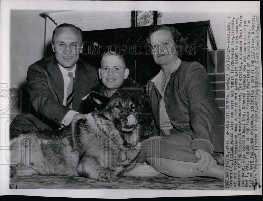 1955 Press Photo Brig. Gen Kenneth E Fields AEC Manager - RRW06163 - Historic Images