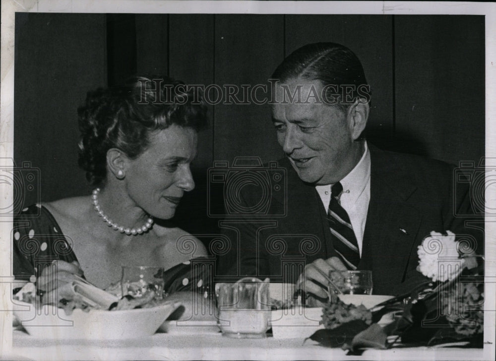 1958 Press Photo Mrs. Henry Swan II James Douglas GOP - RRW06381 - Historic Images