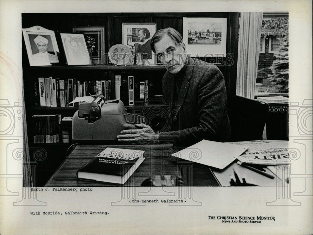 1976 Press Photo John Kenneth Galbraith Author - RRW06441 - Historic Images