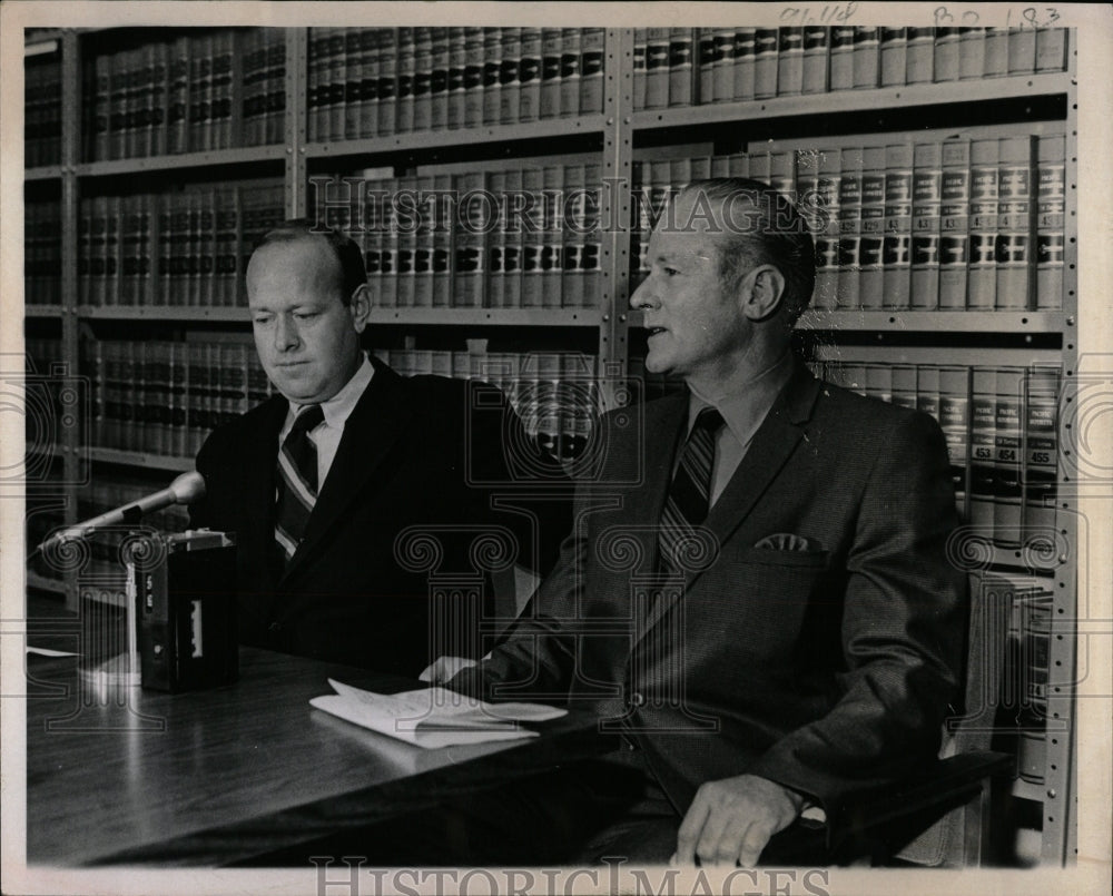 1971 Press Photo Lloyd J Jamerson Police - RRW06513 - Historic Images