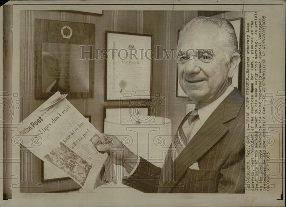 1975 Press Photo Leon Jaworski Houston Attorney - RRW06693 - Historic Images