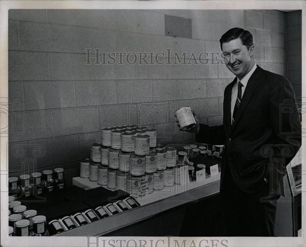 1968 Press Photo John Jayner Peaches - RRW06713 - Historic Images