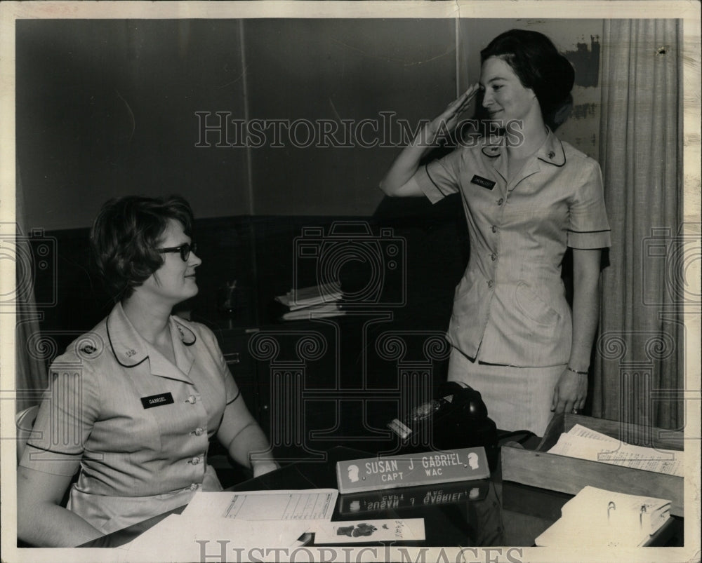 1968 Press Photo 1st Lt Corinne C Overkleeft - RRW06889 - Historic Images