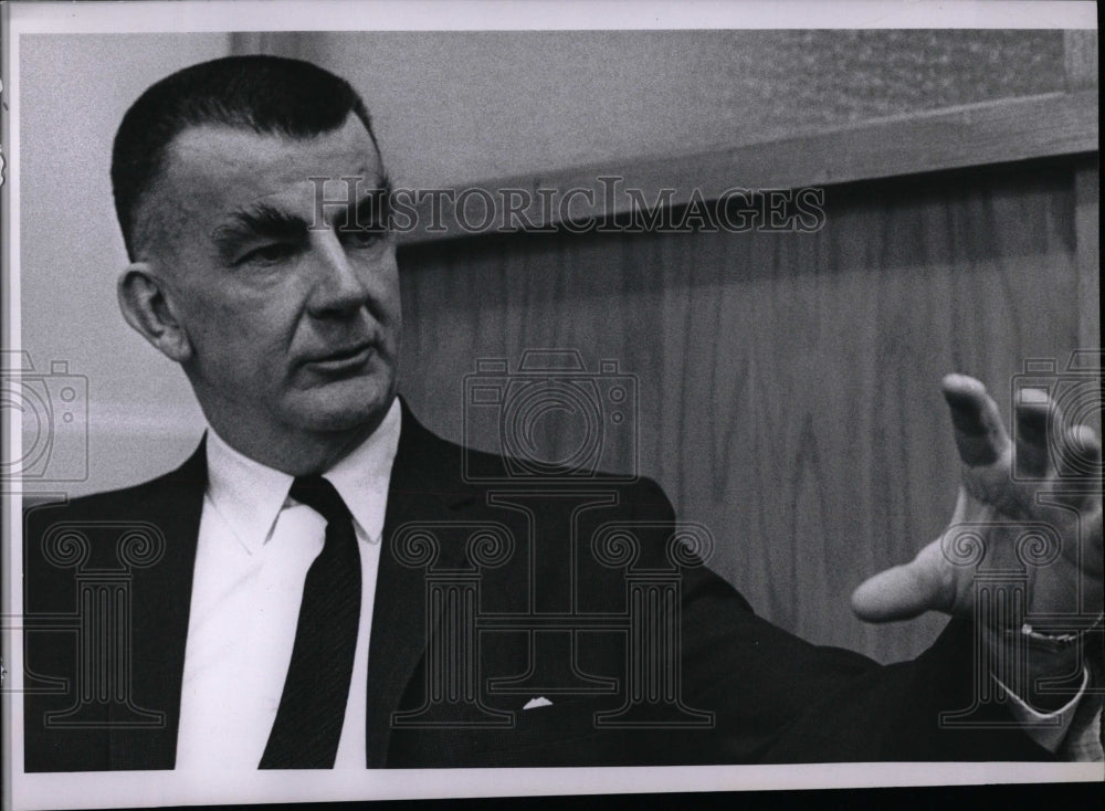 1963 Press Photo Wes Gallagher journalist Associated - RRW06897 - Historic Images