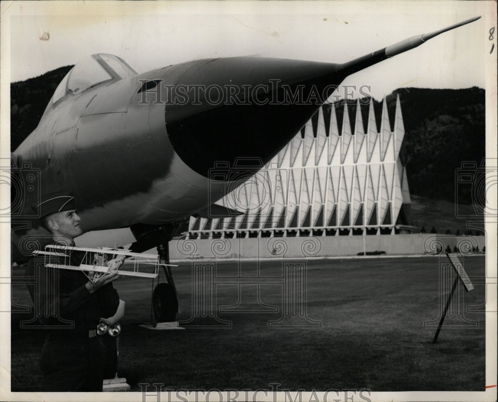 1968 Press Photo AF Cadet Faulois F-105 Thunderchief - RRW06989 - Historic Images