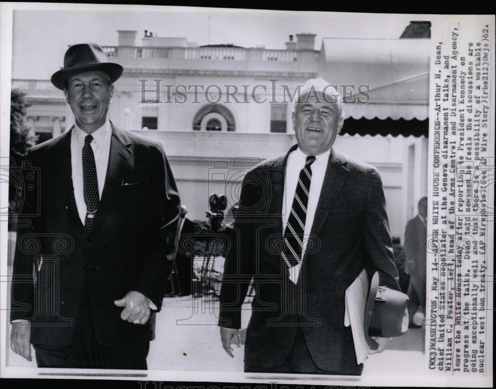 1962 Press Photo Arthur Dean William Foster Geneva - RRW07025 - Historic Images