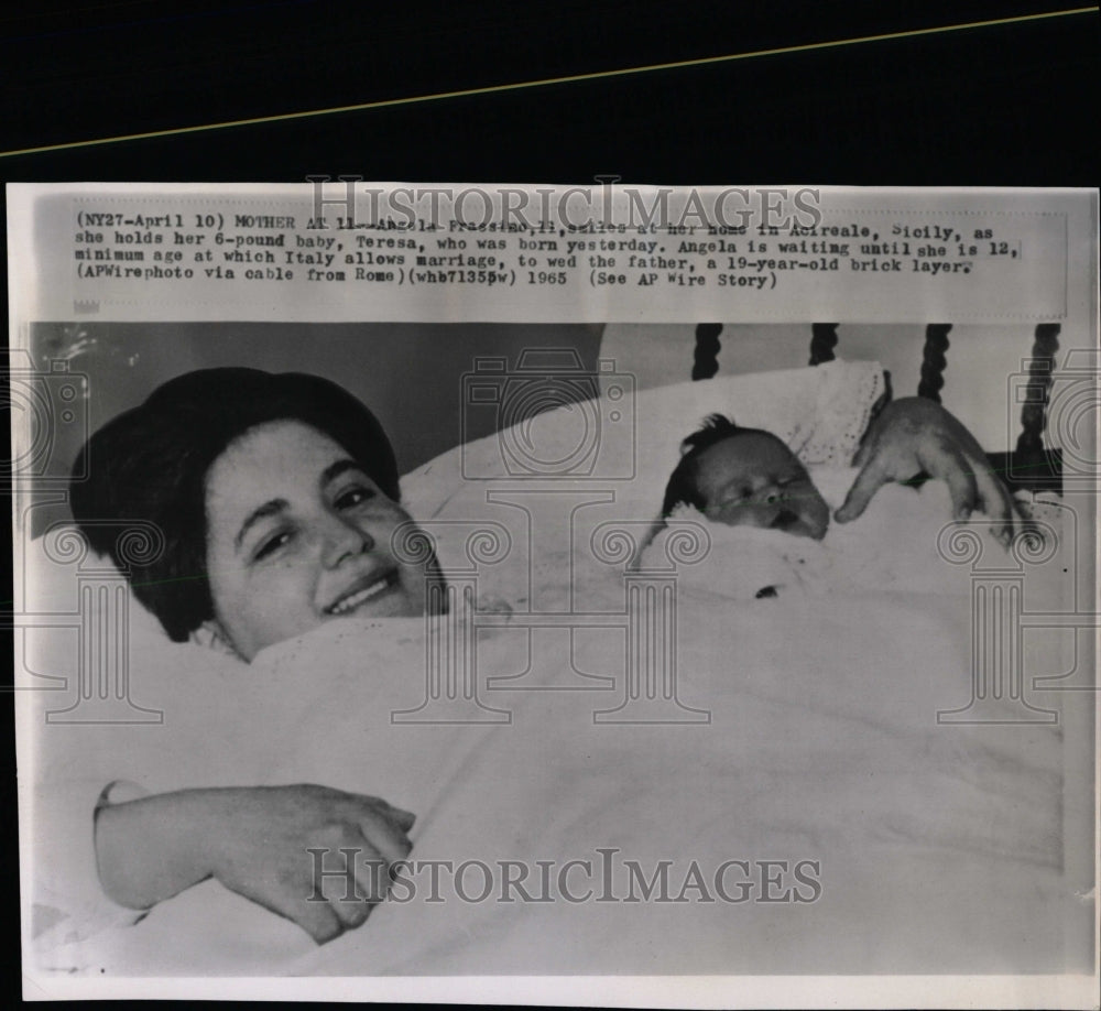 1965 Press Photo Angela Frassino 11 Had a Baby - RRW07209 - Historic Images