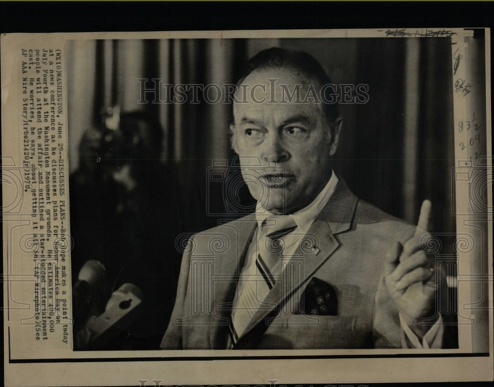 1970 Press Photo Entertainer Actor Comedian Bob Hope - RRW07375 - Historic Images