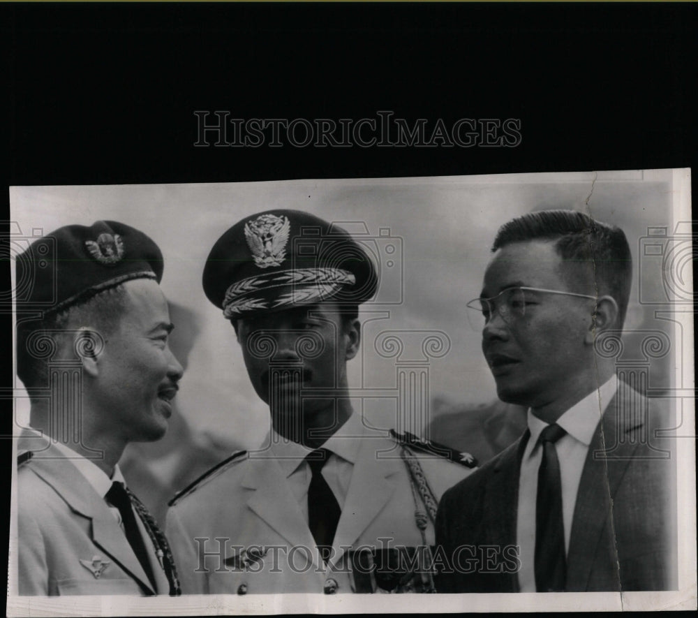 1964 Press Photo Members of Junta - RRW07413 - Historic Images