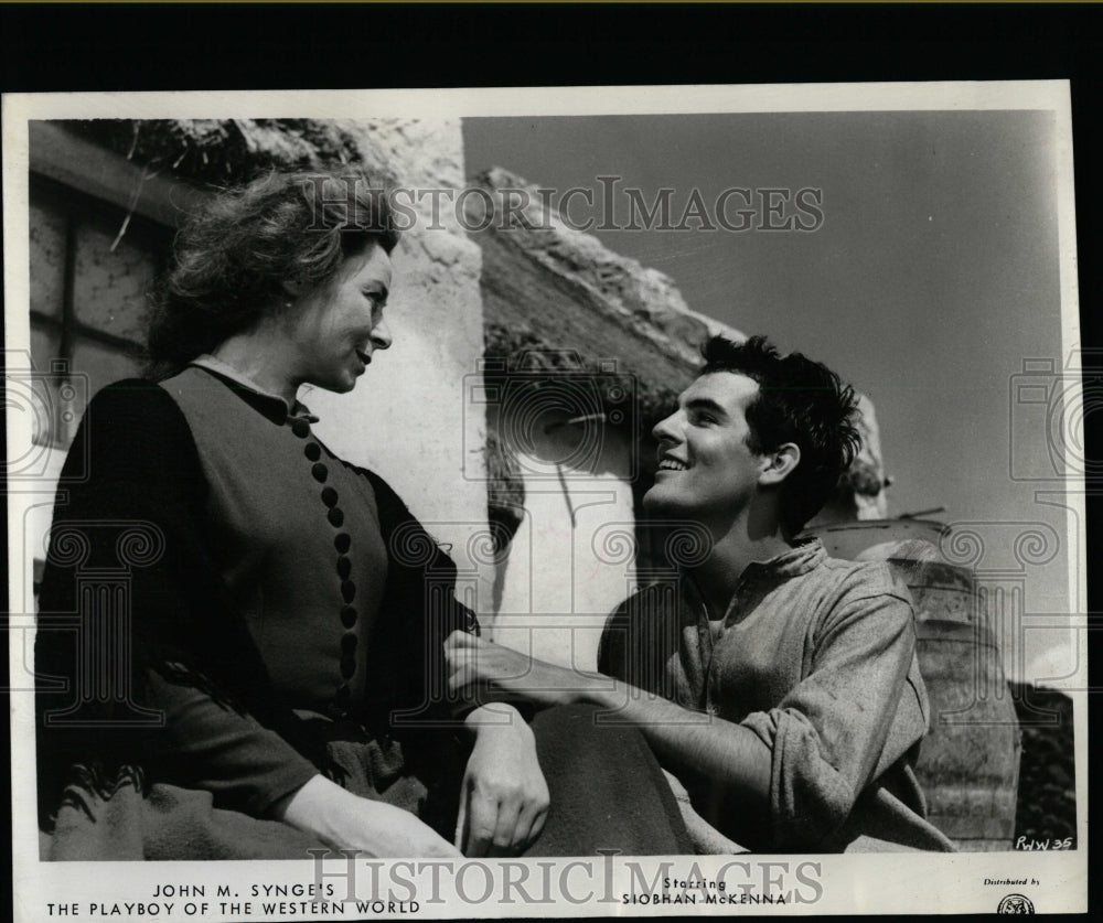 1963 Press Photo Actors Siobhan McKenna, Gary Raymond - RRW07449 - Historic Images