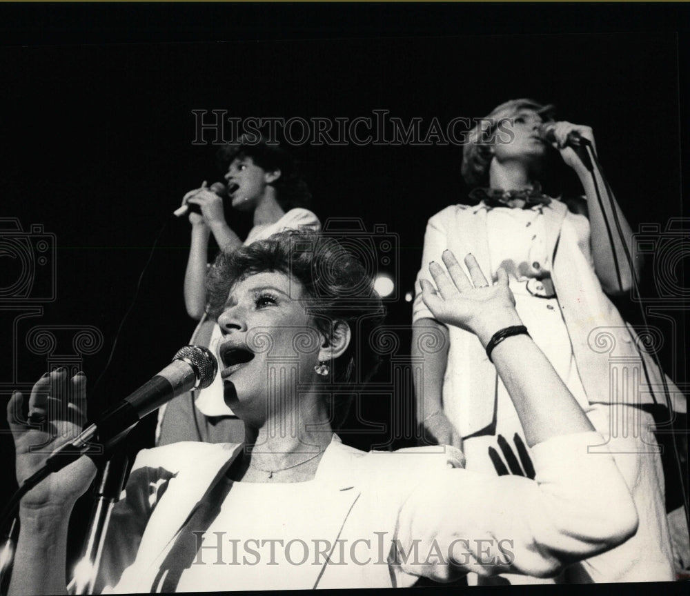 1984 Press Photo Nancy Dussault Getting Act Together - RRW07489 - Historic Images