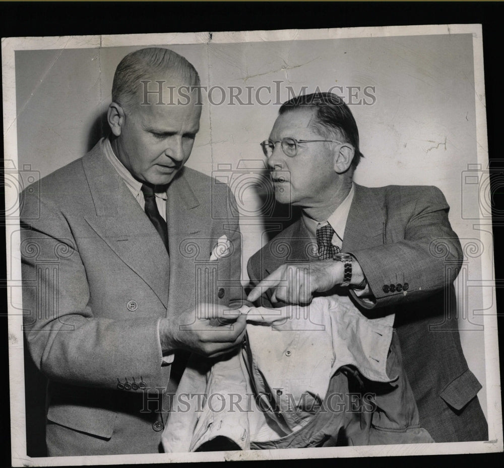 1948 Press Photo Earle Stanley Gardner - RRW07593 - Historic Images