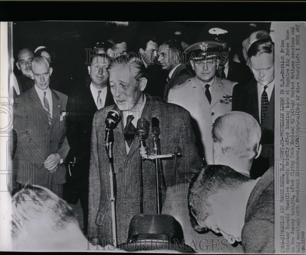 1960 Press Photo PM Macmillan Arrives Maguire Base - RRW07777 - Historic Images