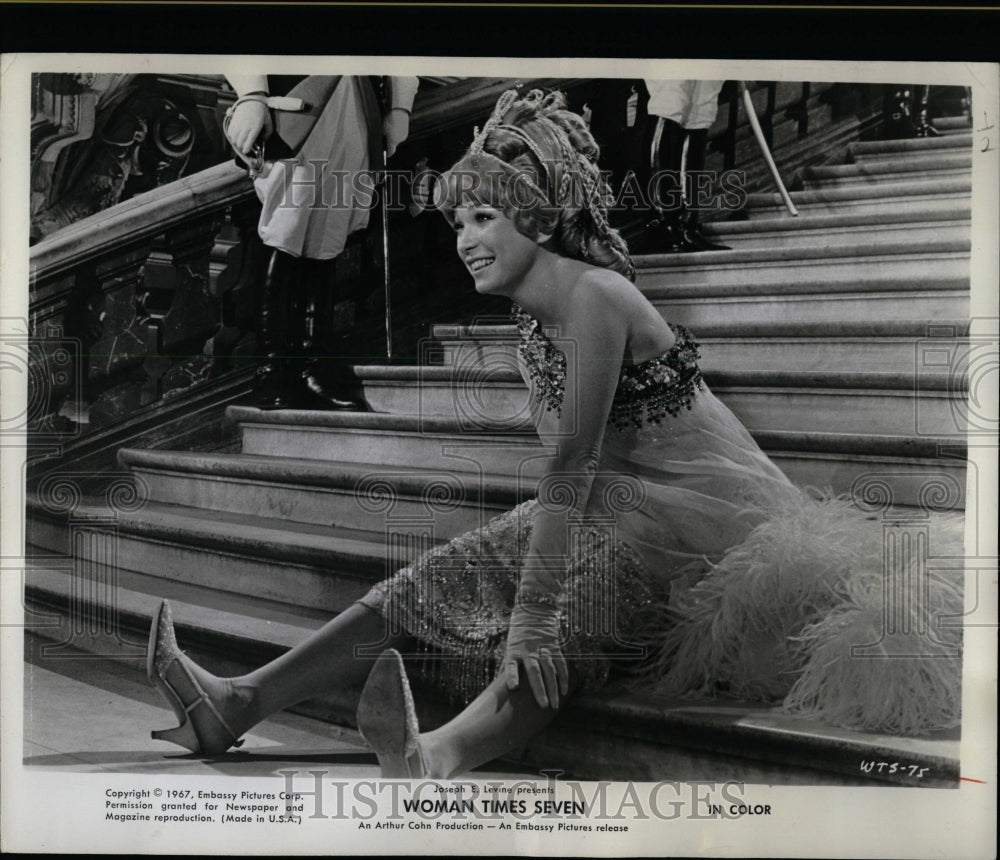 1967 Press Photo Woman Times Seven Palace Steps Scene - RRW07793 - Historic Images