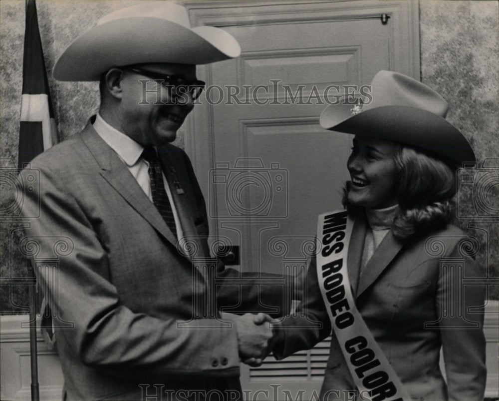 1969 Press Photo Miss Rodeo Shaking Mayors Hand - RRW07801 - Historic Images