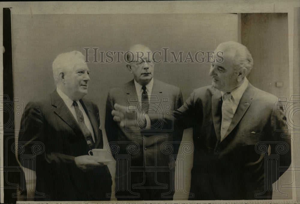 1969 Press Photo Warren Burger Lyndon Johnson Wilburg - RRW08011 - Historic Images
