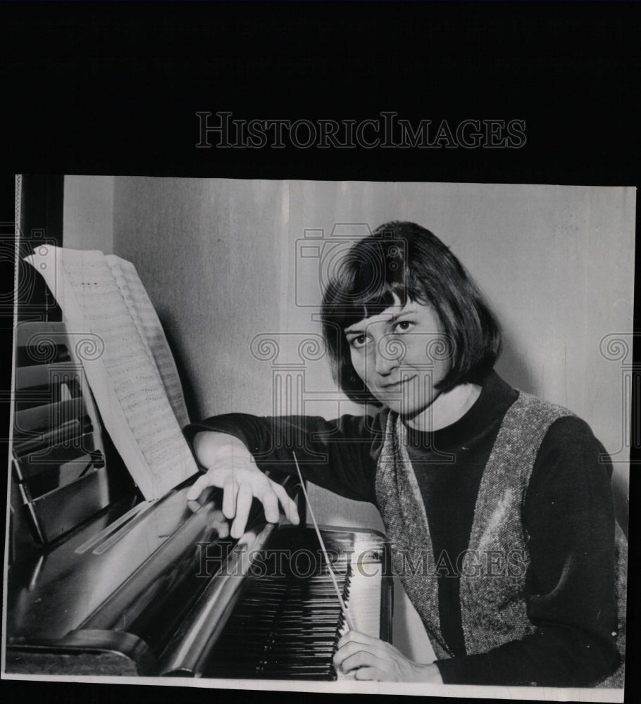1966 Press Photo Named Asst Conductor NY Philharmonic - RRW08069 - Historic Images