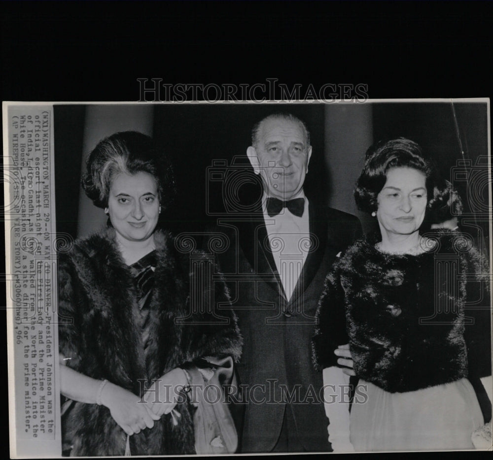 1966 Press Photo President Lyndon Johnson And Wife - RRW08123 - Historic Images