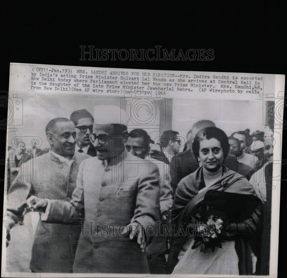 1966 Press Photo Indira Gandhi Gulzari Lal Nanda India - RRW08141 - Historic Images