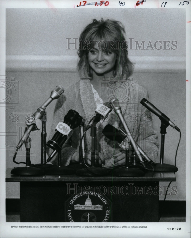 1984 Press Photo Actress Goldie Hawn In "Protocal" - RRW08575 - Historic Images