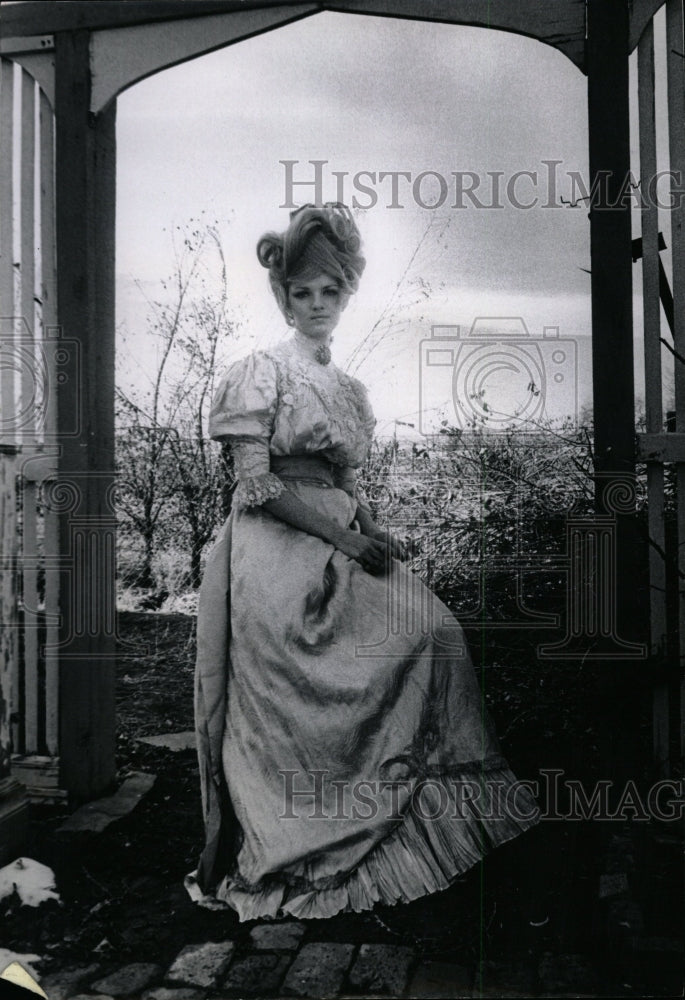 1970 Press Photo Woman Modeling Antique Dress Brown - RRW08683 - Historic Images