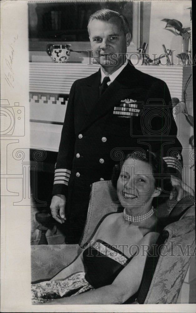 1951 Press Photo J.A. Fitzgerald and wife/US Military - RRW08685 - Historic Images