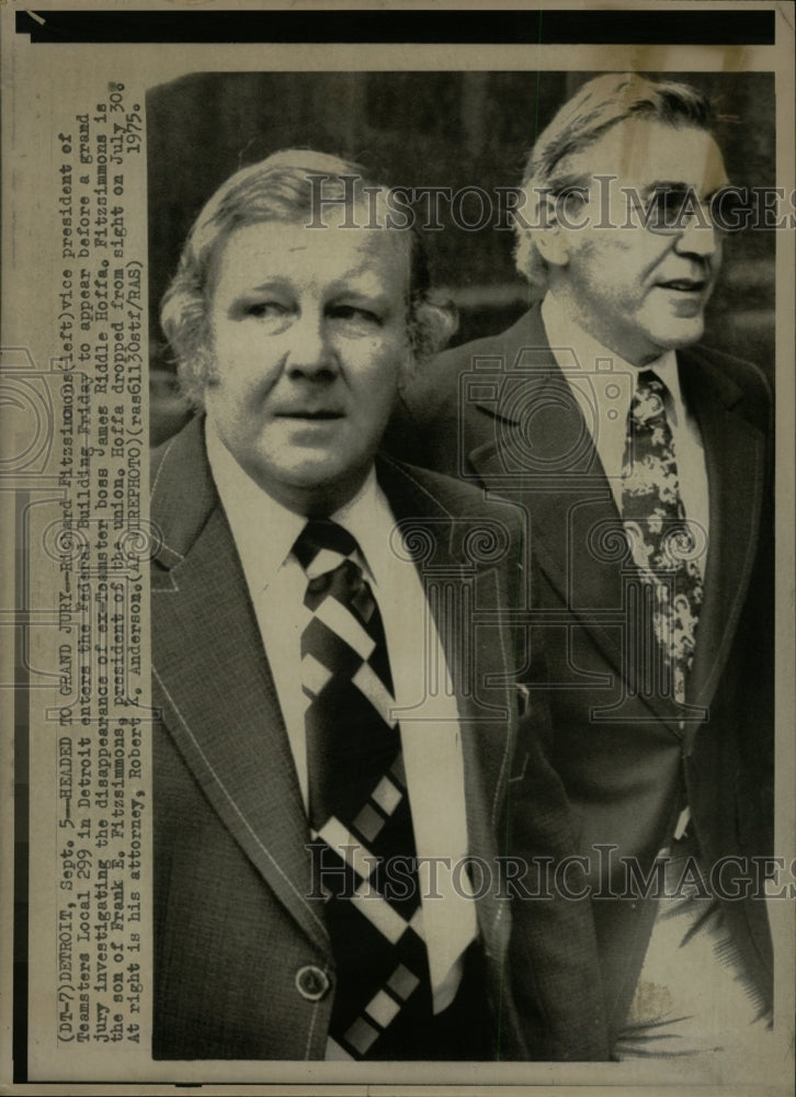 1975 Press Photo Richard Fitzsimmons Grand Jury Appears - RRW08709 - Historic Images