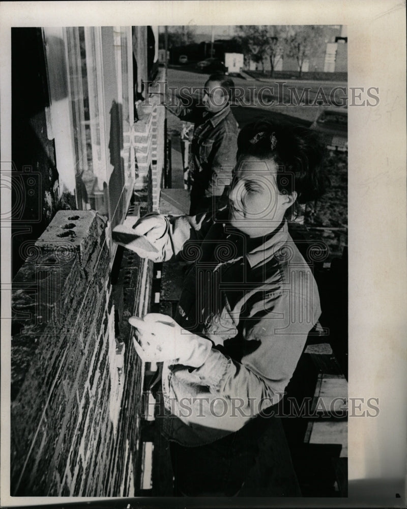 1969 Press PhotoJ ames Family Continue to Build Home - RRW08885 - Historic Images