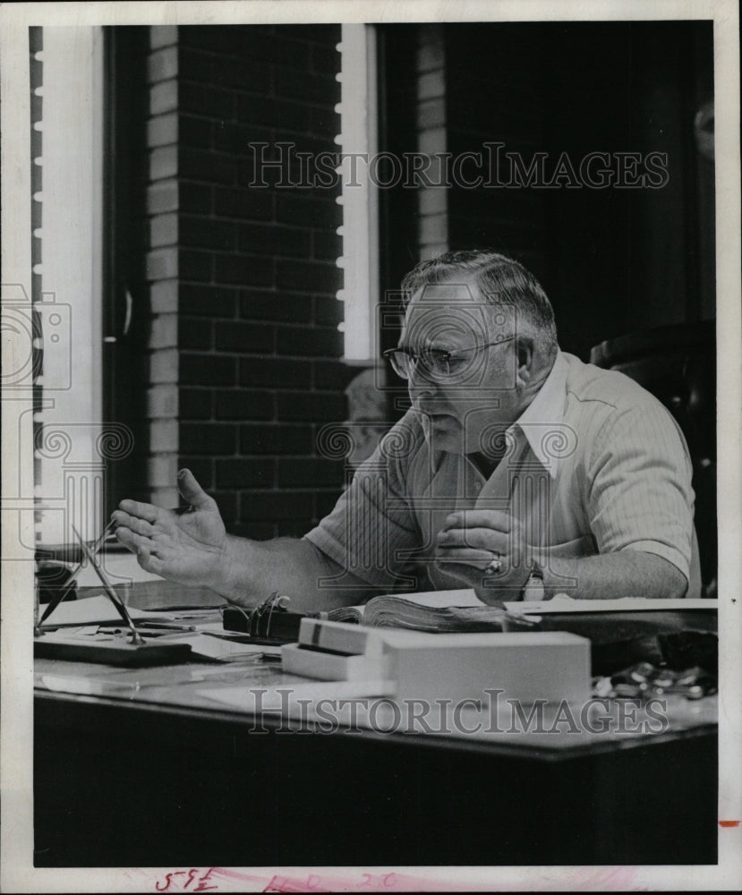 1974 Press Photo D.E. Hill pastor - RRW08937 - Historic Images