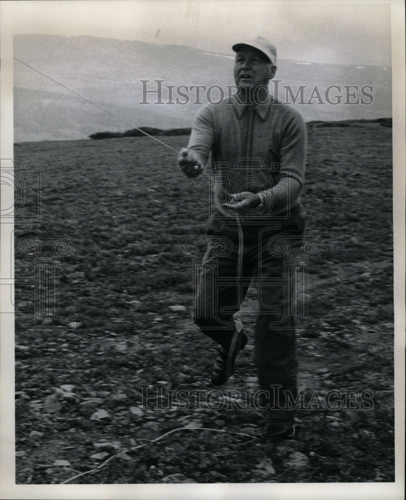 1964 Press Photo D C Halbert - RRW08947 - Historic Images