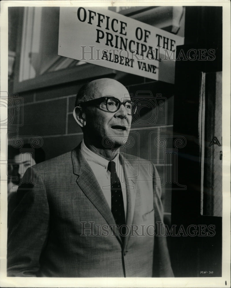 1964 Press Photo American Actor Dean Jagger - RRW09009 - Historic Images