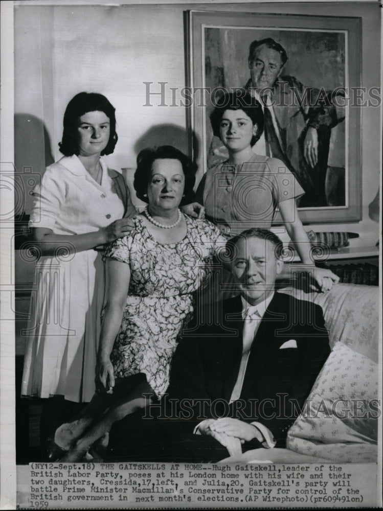 1960 Press Photo Hugh Gaitskell and family - RRW09061 - Historic Images