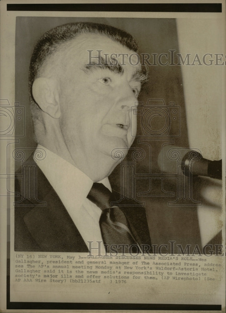 1976 Press Photo Wes Gallagher Associated Press - RRW09195 - Historic Images