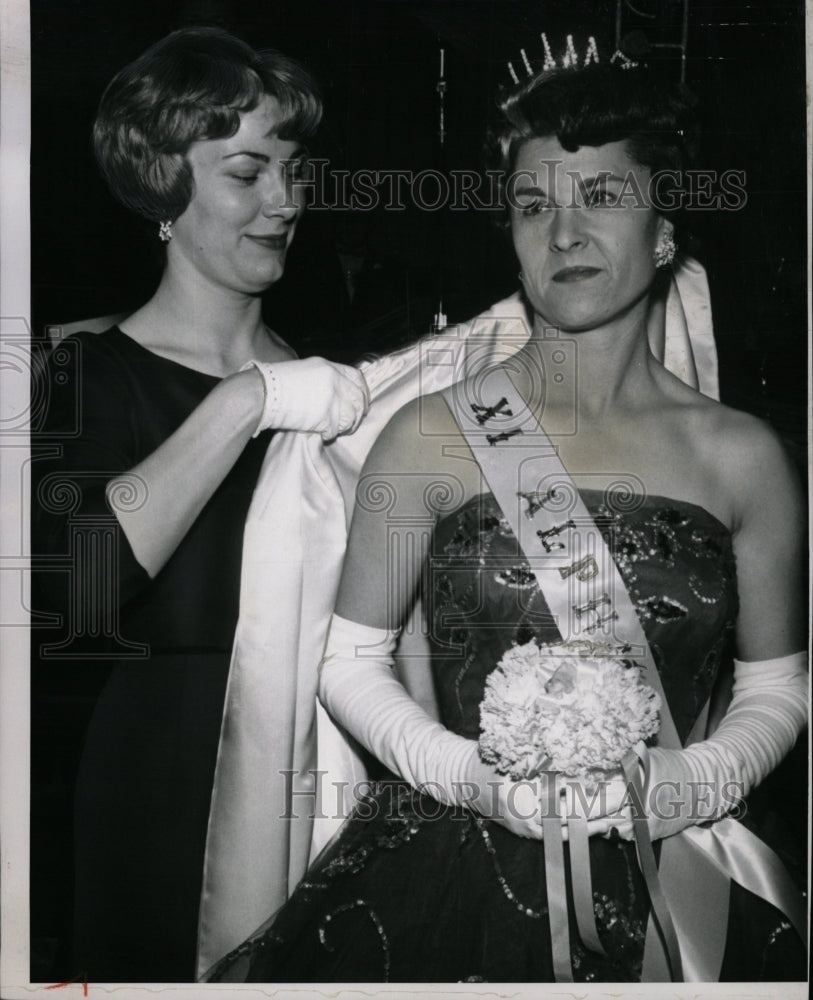 1962 Press Photo Beta Sigma Phi Benefit Ball Queen - RRW09229 - Historic Images
