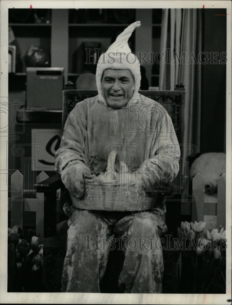 1978 Press Photo Easter Bunny on &quot;The Ted Knight Show&quot; - RRW09499 - Historic Images
